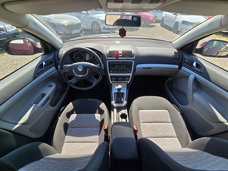 Škoda Octavia (2010) 1.8 Tsi 118kW DSG po servisu - fotka 13 z 22