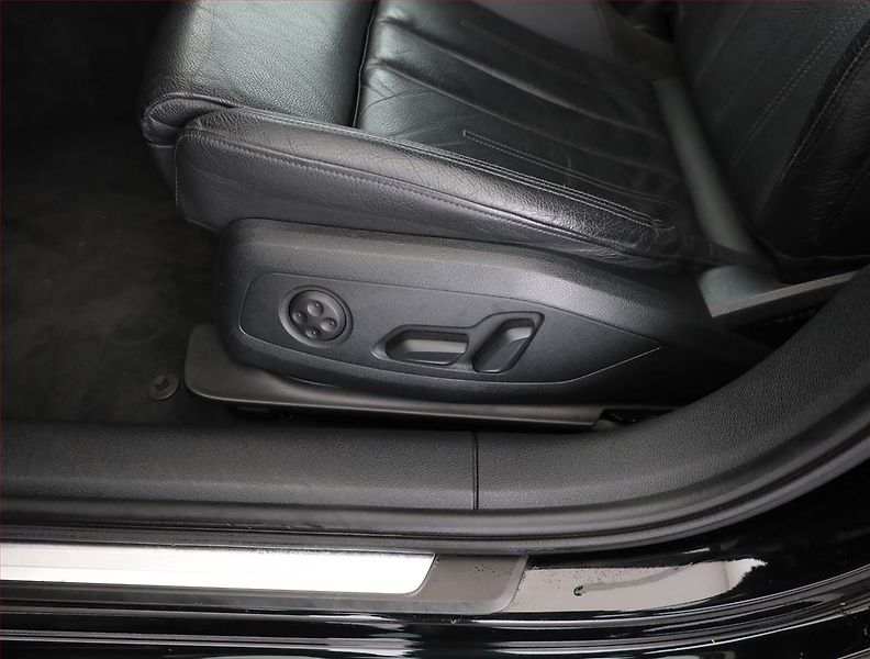 Audi A4 (2017) 2.0 TDI, 4X4, Automat - fotka 19 z 21