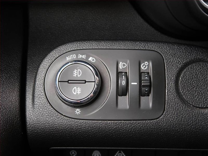 Opel Combo (2019) 1.2 Turbo, 5Míst, SR - fotka 16 z 18