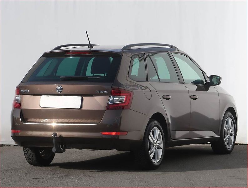 Škoda Fabia (2019) Style Plus 1.0 TSI, Serv.kniha - fotka 5 z 23
