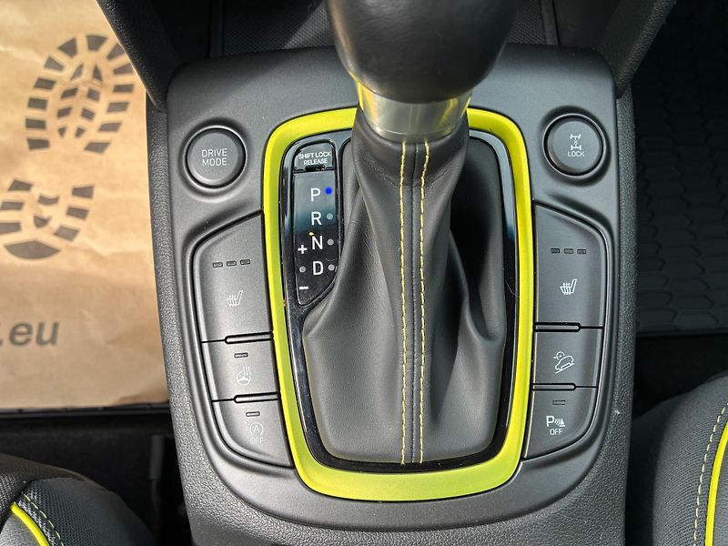 Hyundai Kona 1.6-130KW,4X4,AUTOMAT,TAŽNÉ - fotka 18 z 25