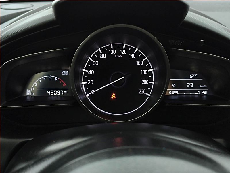 Mazda 2 (2019) 1.5 16V, Park. senzory - fotka 11 z 14
