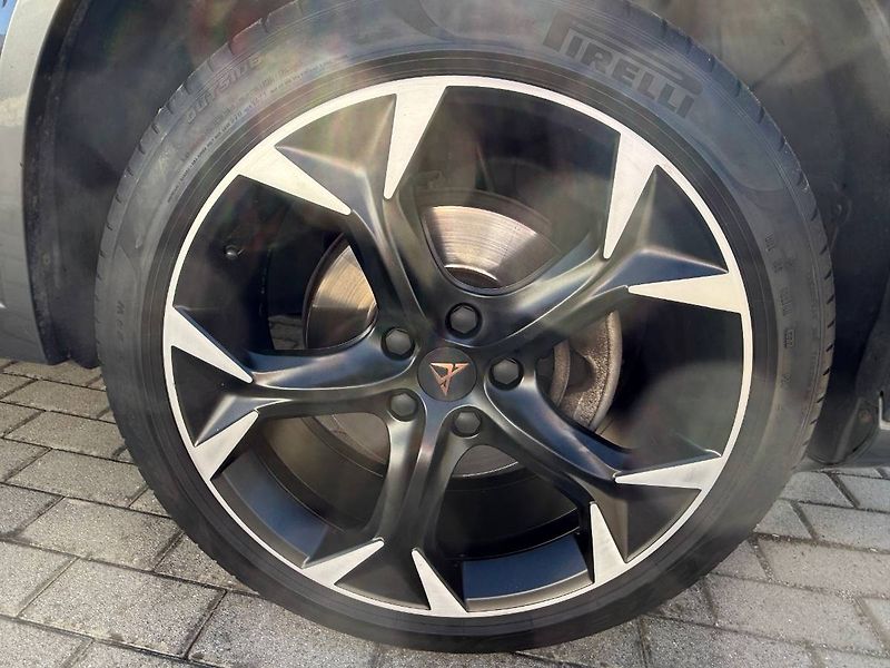 Cupra Formentor (2023) 1.5 TSI 110 kW DSG - fotka 31 z 33