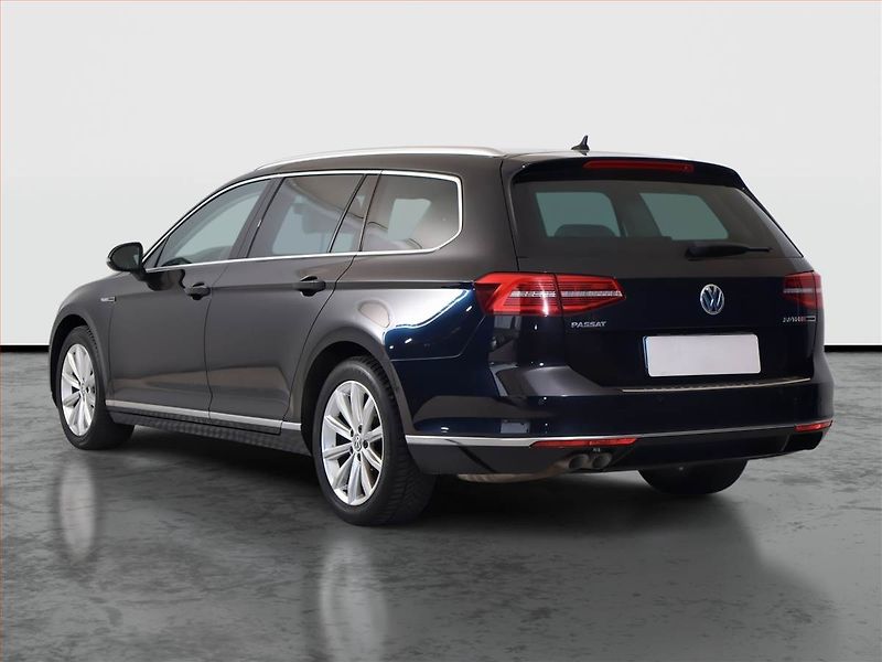 Volkswagen Passat (2017) Highline 2.0 TDI, 4X4 - fotka 4 z 21