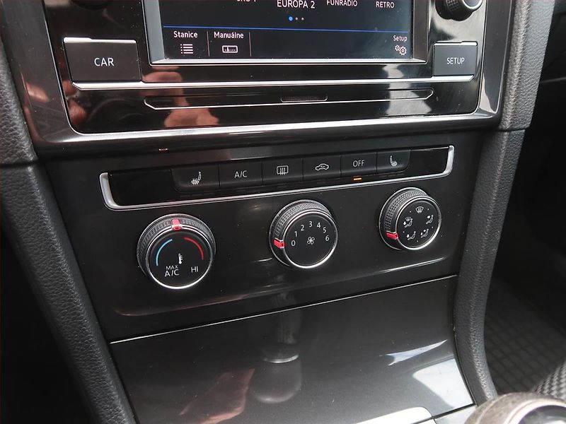 Volkswagen Golf (2018) 1.6 TDI, Park. senzory - fotka 12 z 14