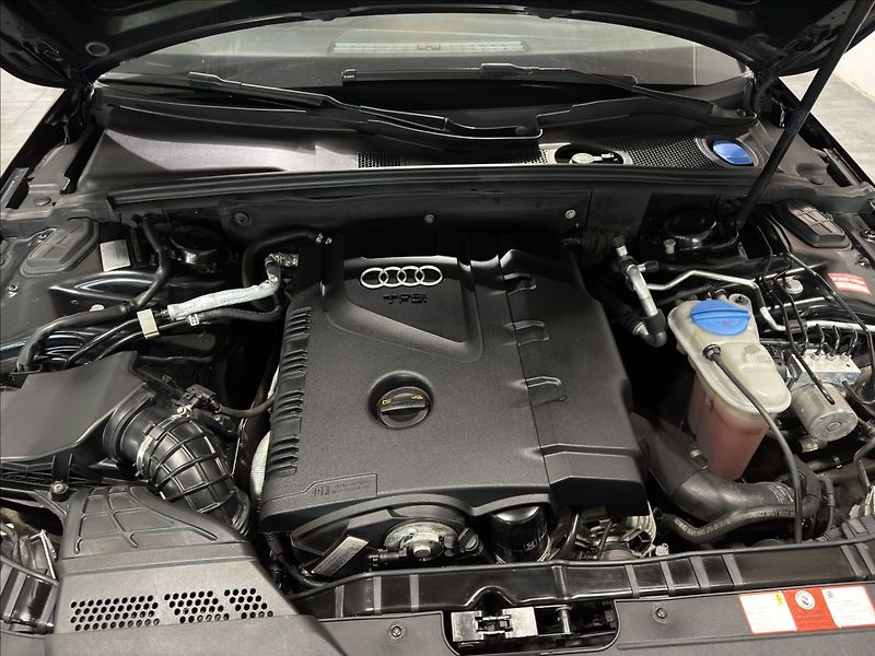 Audi A4 1,8   TFSI B8 BI-XENON ALU R18 - fotka 33 z 33