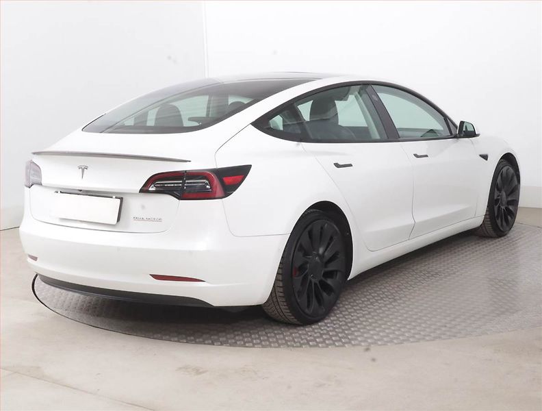 Tesla Model 3 (2021) Performance 82kWh, SoH 85% - fotka 5 z 22
