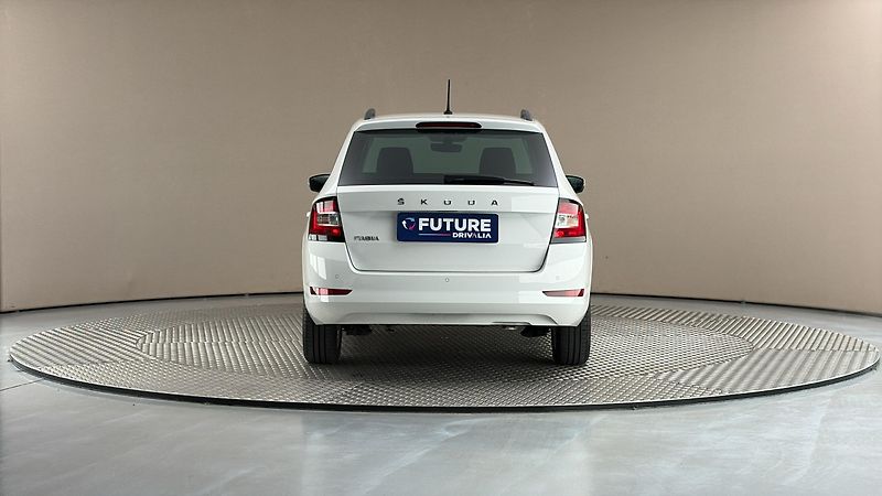 Škoda Fabia 1.0 TSI Ambition Combi - fotka 5 z 25