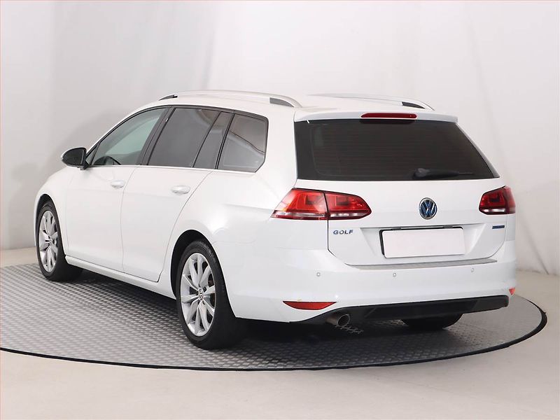 Volkswagen Golf (2015) Highline 1.6 TDI, Automat - fotka 4 z 19