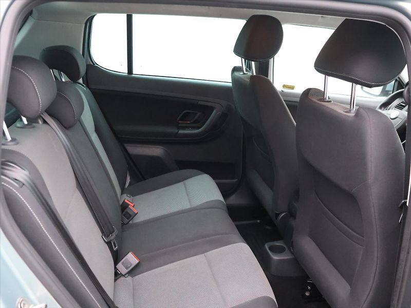 Škoda Fabia 1.2 i 51kW Elegance Sport CZ - fotka 13 z 31