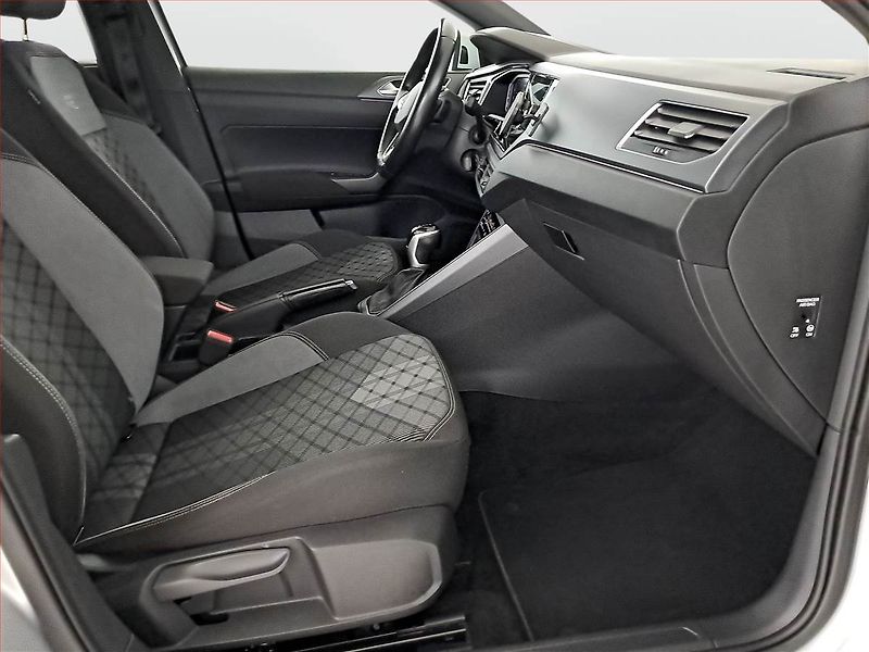Volkswagen Taigo (2023) R-Line 1.5 TSI - fotka 9 z 18