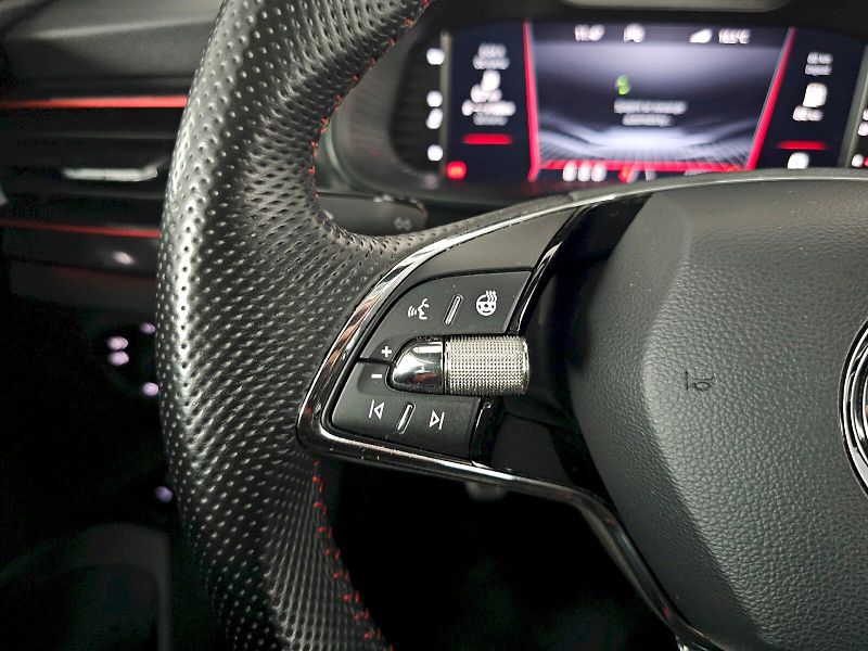Škoda Kamiq (2022) 1.5TSI 110kW Monte Carlo komfo - fotka 9 z 31
