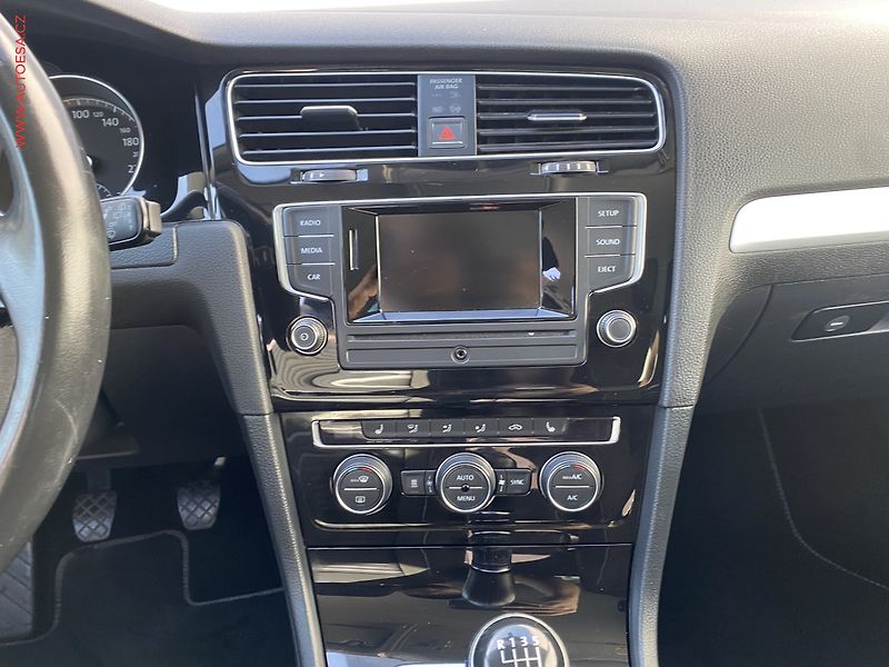 Volkswagen Golf (2014) 1.2 TSi, CUP, nez.topení - fotka 12 z 16