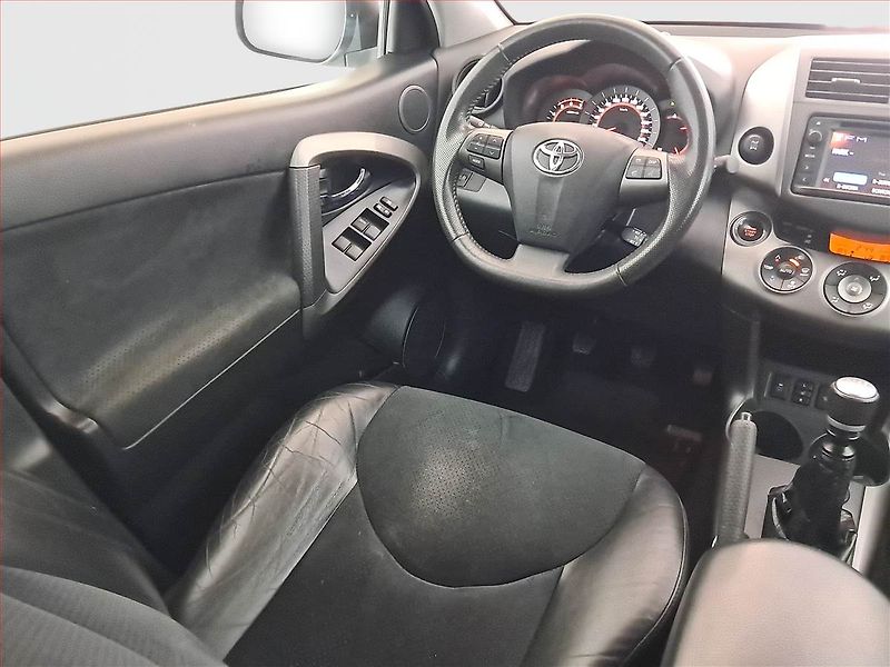 Toyota RAV4 (2012) 2.2 D-4D, 4X4, Kůže, Navi - fotka 7 z 20