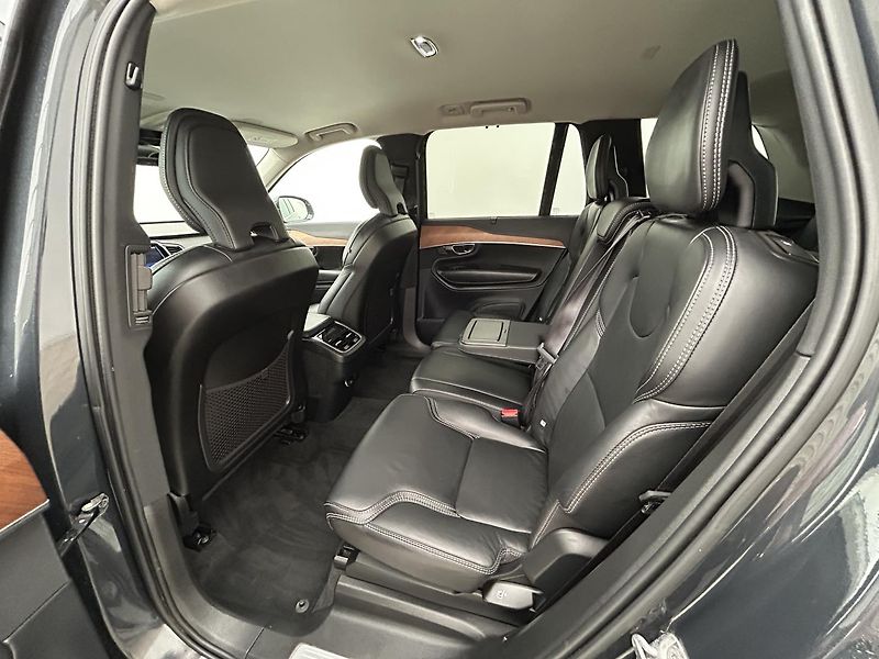 Volvo XC90 2.0 D5 4x4 Inscription - fotka 12 z 35
