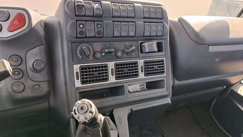 Iveco Eurocargo ML120E25P Skříň,čelo, 260t km - fotka 8 z 23