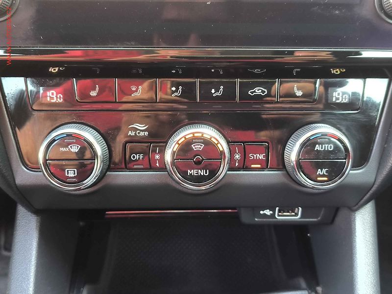 Škoda Octavia (2018) 2.0TDI 4x4, ČR, Style, navi - fotka 16 z 22
