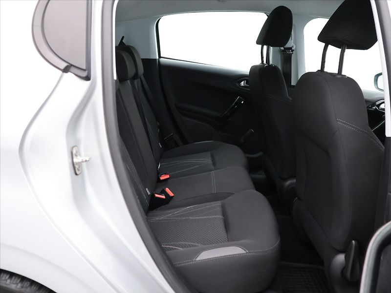 Peugeot 208 1,2 PT 60kW Klima CZ LPG - fotka 12 z 26