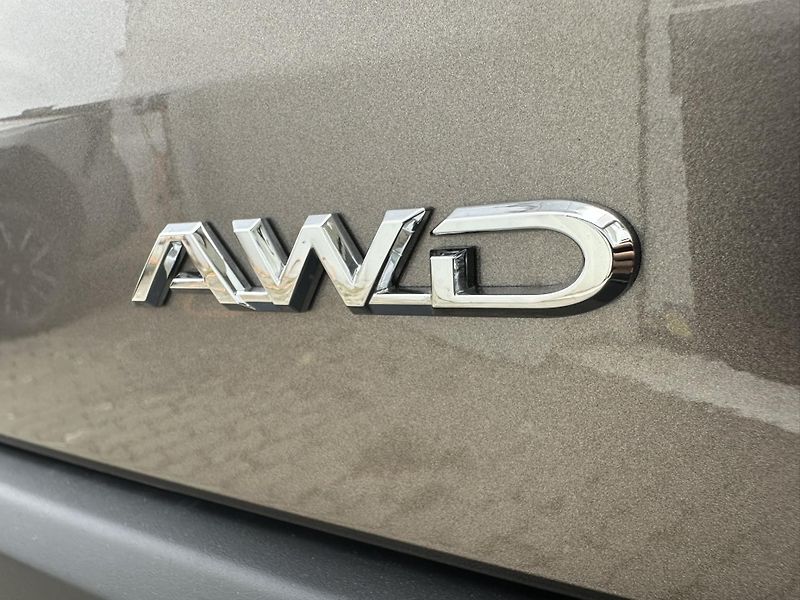 Toyota bZ4X (2026) Touring AWD - Executive 74kWh  - fotka 40 z 44