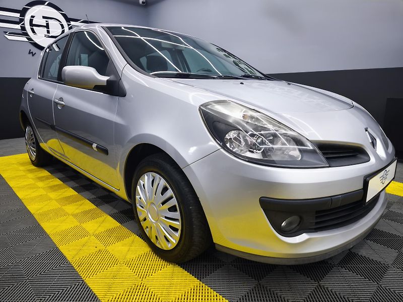 Renault Clio (2006) Clima, servis, 2x pneu - fotografie inzerátu