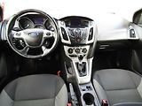 Ford Focus (2012) 1.6 TDCi, 1.maj, AC, temp - náhled 8
