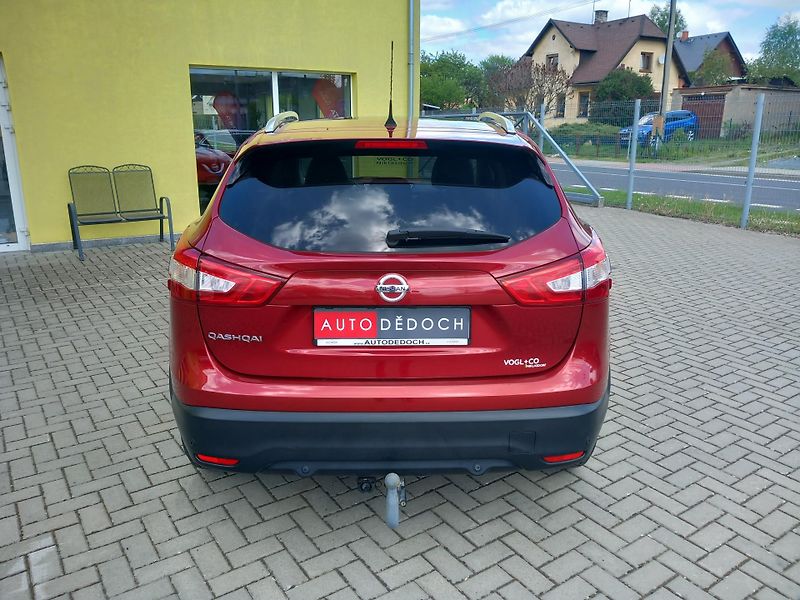 Nissan Qashqai (2014) MAX.VÝBAVA ! PO VELKÉM SERVISE - fotka 7 z 37