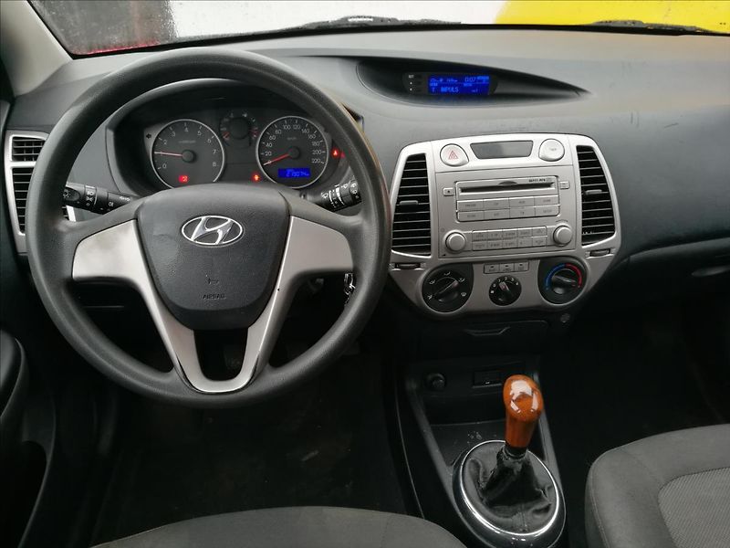 Hyundai i20 1,3 i - fotka 5 z 14