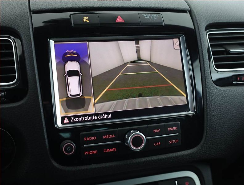 Volkswagen Touareg (2012) 3.0 TDI, 4X4, Automat - fotka 14 z 21