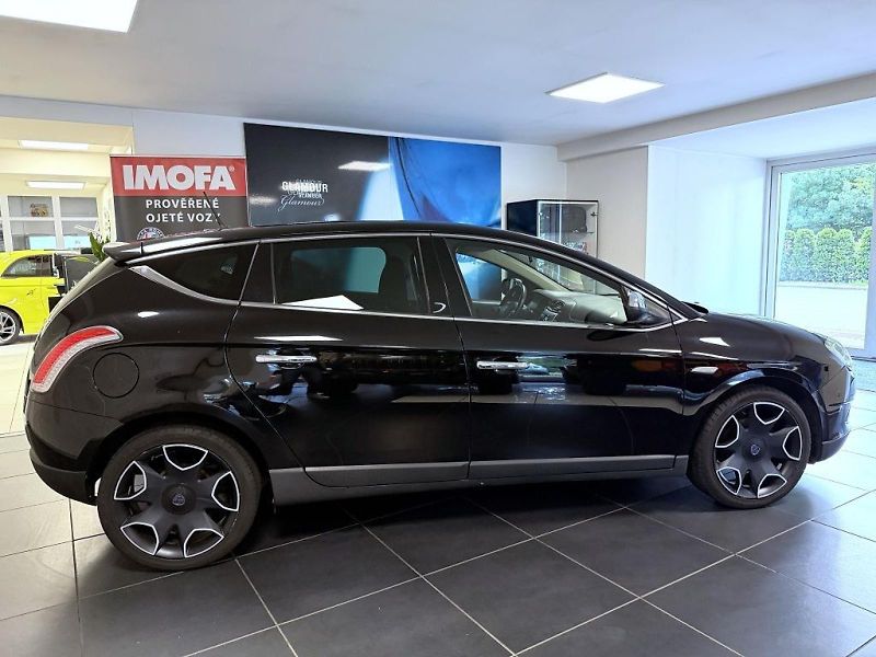 Lancia Delta (2014) 1.4 T 120k Gold - fotka 4 z 16