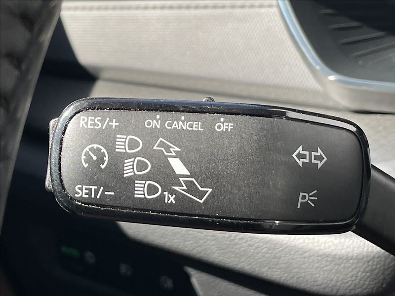 Škoda Octavia 2,0 TDI DSG Ambition Plus LED - fotka 11 z 23