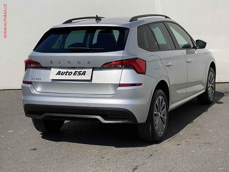 Škoda Kamiq (2023) 1.0 TSi, TOUR, LED, kamera, - fotka 4 z 20