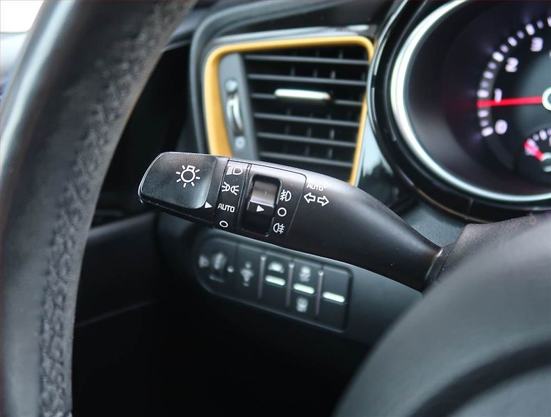 Kia XCeed (2019) TOP 1.4 T-GDI, Automat - fotka 17 z 26