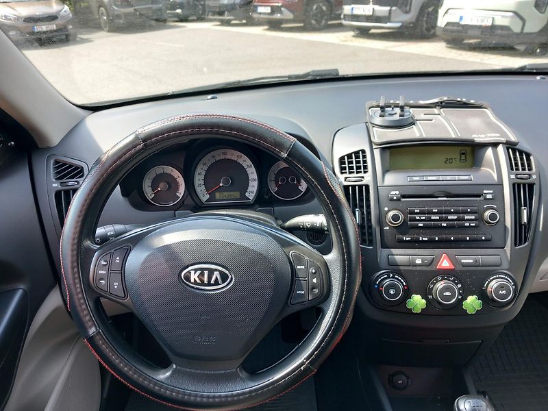 Kia Ceed SW (2009) 1,4 CVVT Active - fotka 7 z 11