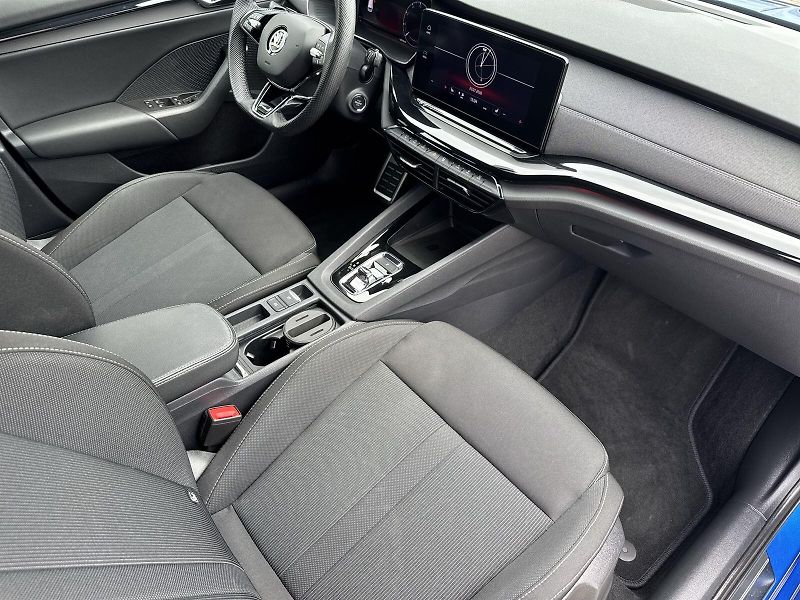 Škoda Octavia (2023) Combi 2.0 TDI DSG Sportline - fotka 8 z 36