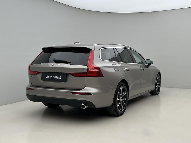 Volvo V60 D3 MOMENTUM PRO AUT - fotka 13 z 41
