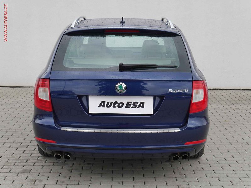 Škoda Superb (2010) 3.6 FSi 4x4, ČR, Exclusive - fotka 5 z 21