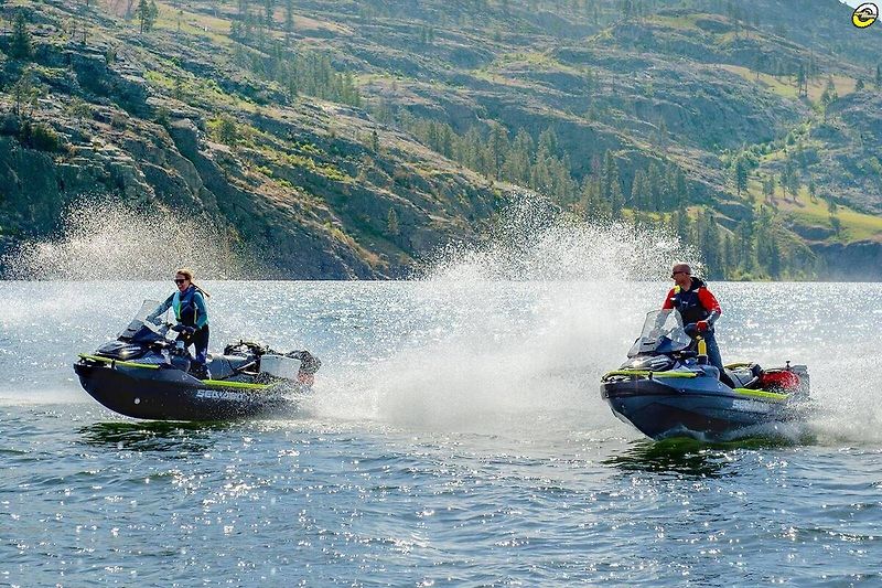 Sea Doo (2027) Explorer PRO 3-up 230hp iDF Au - fotka 5 z 5