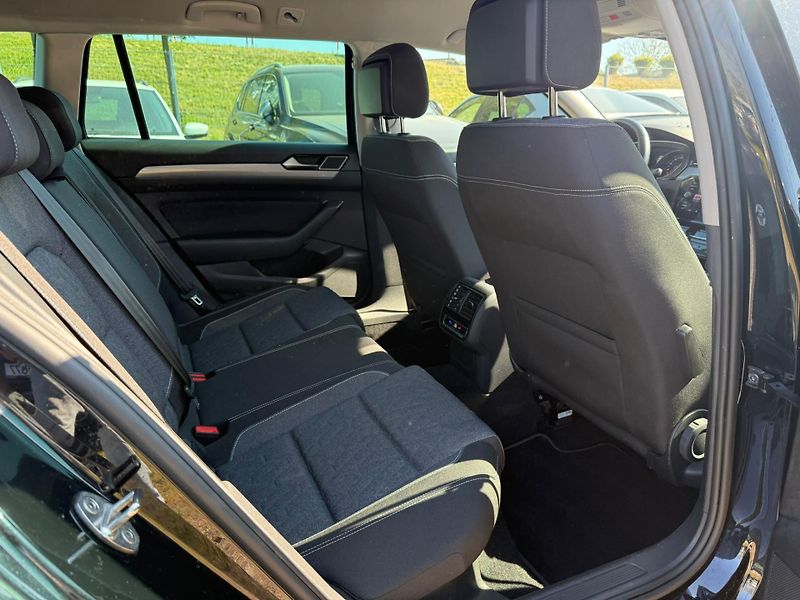 Volkswagen Passat Business 2.0 TDI 110kW DSG Var - fotka 19 z 23