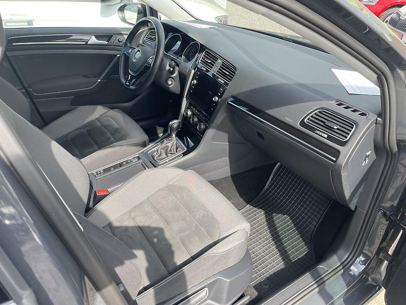 Volkswagen Golf 2.0TDi DSG HIGHL-NEHAV-Dph-ČR! - fotka 35 z 40
