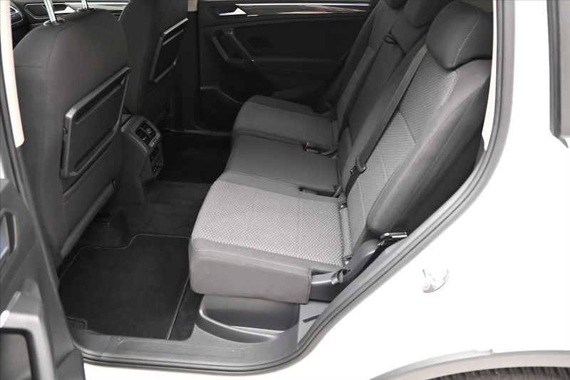 Volkswagen Tiguan Allspace 2,0 TDI 110KW 4MOTION Záruka a - fotka 14 z 31