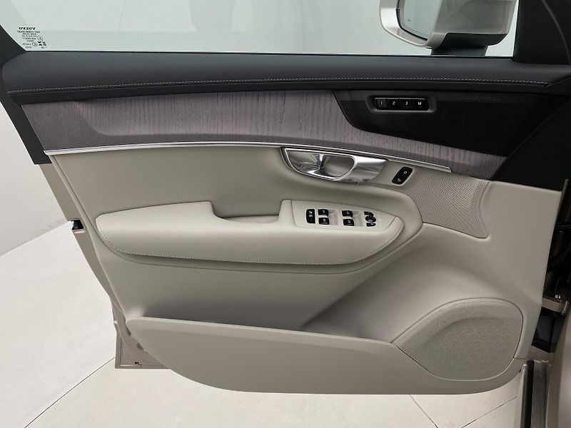 Volvo XC90 (2026) T8 AWD RECHARGE BRIGHT PLUS 7m - fotka 7 z 71