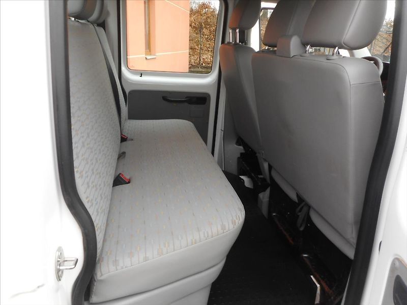 Volkswagen Transporter 2,0 TDi 4Motion - fotka 17 z 25