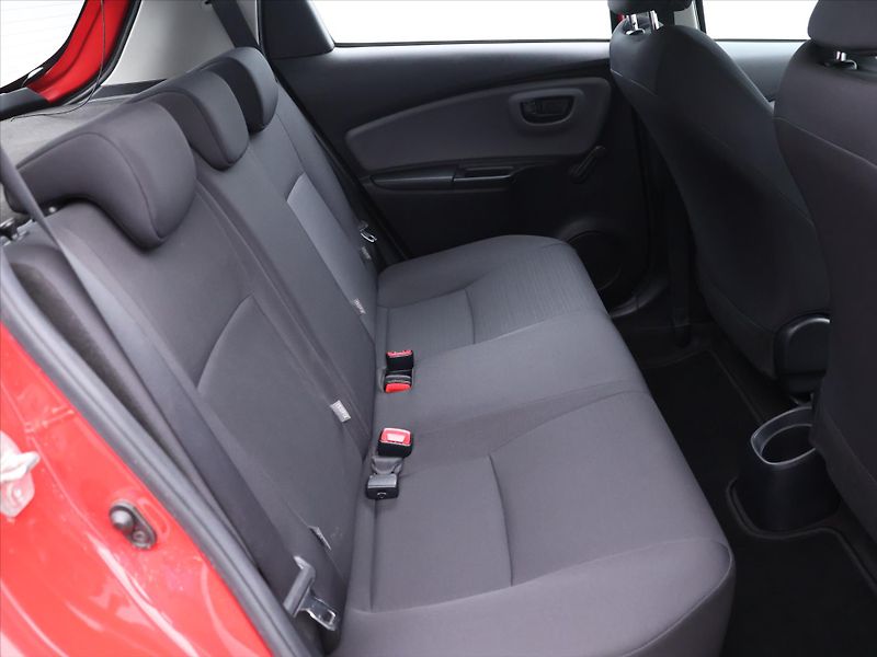 Toyota Yaris 1,0 VVT-i 51kW Entry Serv. kni - fotka 11 z 22