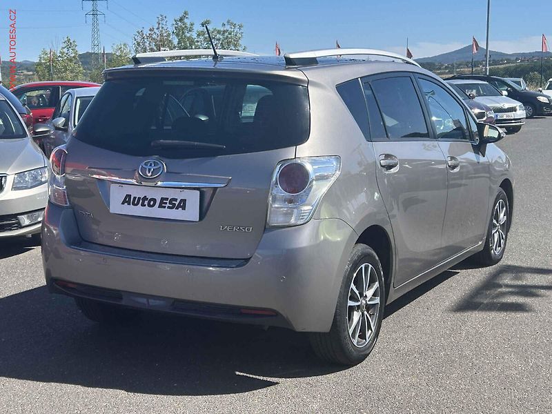 Toyota Verso (2015) 1.6D-4D, ČR, autoAC - fotka 4 z 19