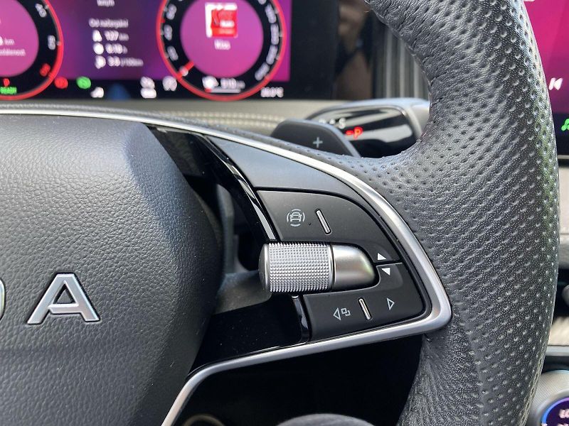 Škoda Superb (2025) Combi iV 1.5 TSI DSG SportLine - fotka 28 z 40