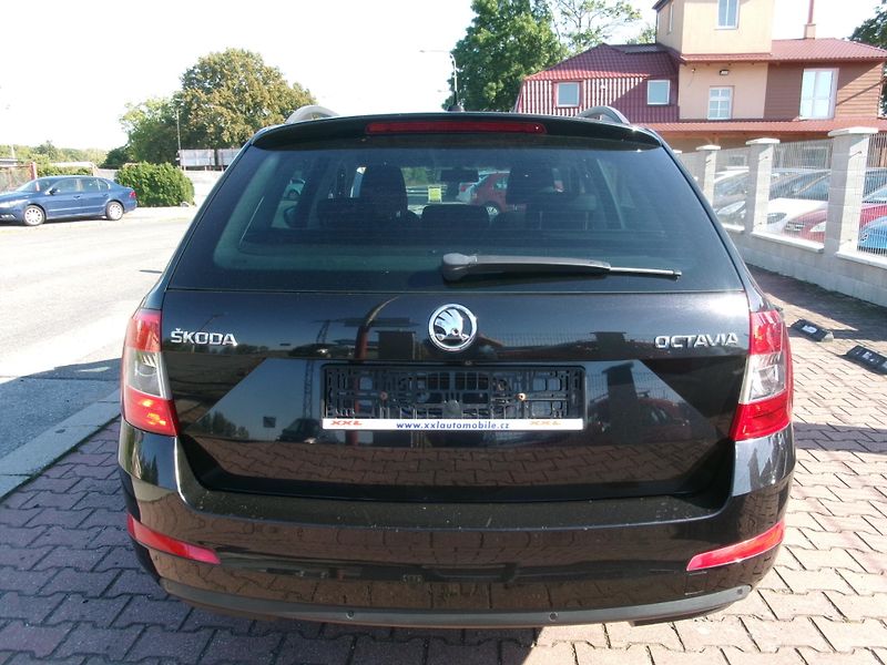 Škoda Octavia 2,0 TDI AUTOKLIMA - fotka 7 z 40