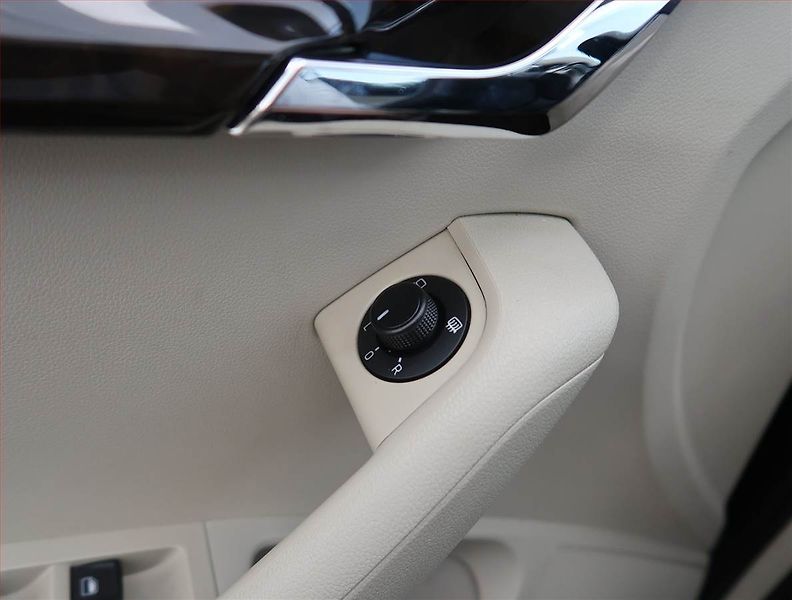 Škoda Octavia (2014) 1.4 TSI, Automat, Serv.kniha - fotka 26 z 26