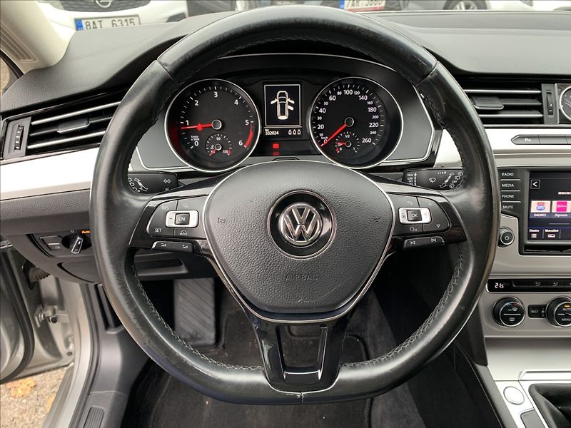 Volkswagen Passat 2,0 TDI,ČR - fotka 10 z 17