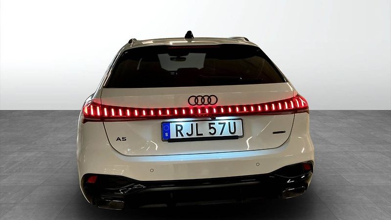 Audi A5 e-hybrid q S-Line 360 Tech+ Ta - fotka 5 z 12