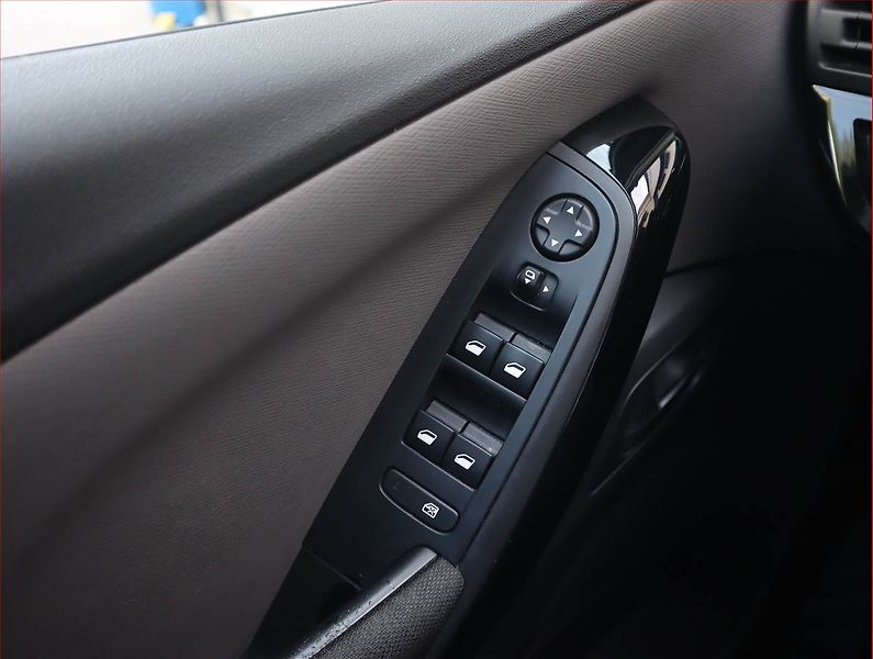 Citroën C4 Picasso (2017) 1.6 BlueHDi, 7 míst - fotka 19 z 20